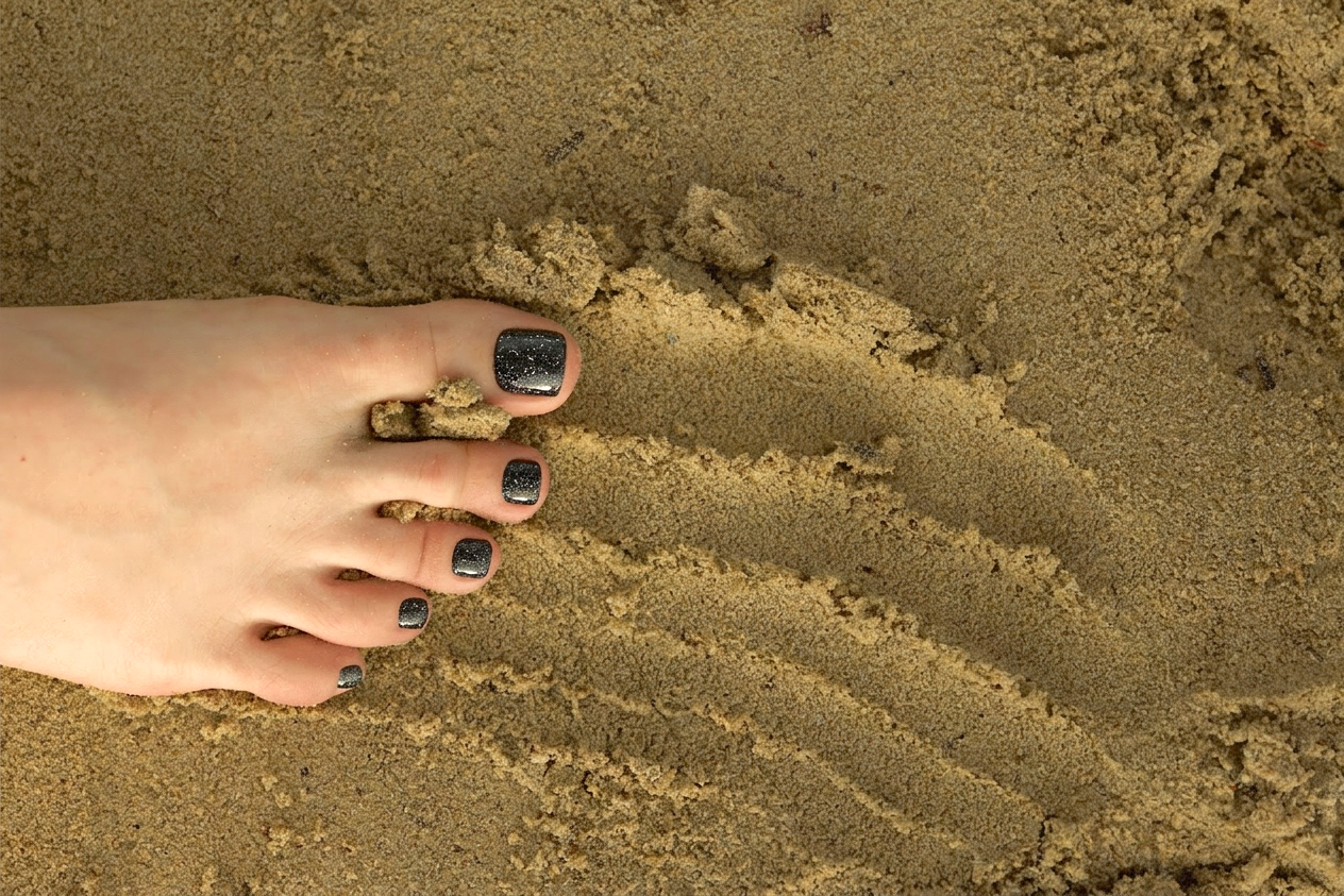 Shadow Work black glitter gel nail wraps — image 3